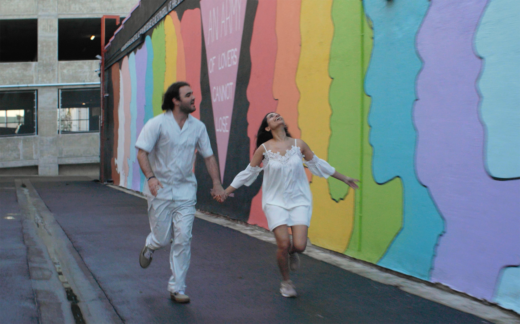 Fotograma de 'Checkered backpack' 